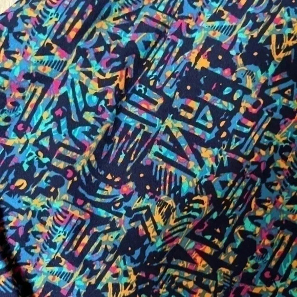 Lularoe TC Black 90’s coloring Legging - Picture 3 of 4